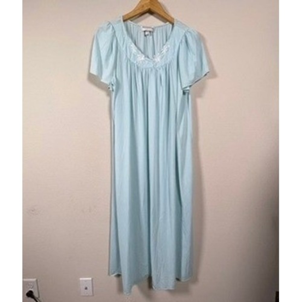 Miss Elaine Classics Nightgown Womens XL Light Blue Grandmacore Embroidered